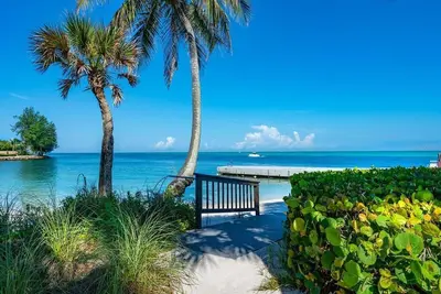 Image de Charming 2-bedroom townhome w Ocean View in awesome Siesta Key Florida