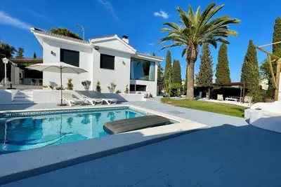 Image de Luxury Retreat in Monteluz: Pool, Gardens & Privacy. Granada