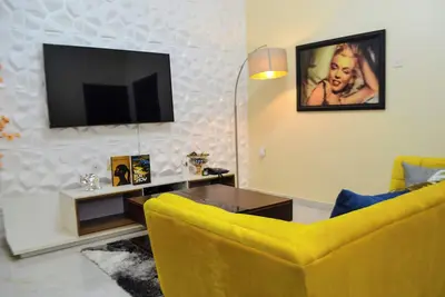 Image de Experience elegant  and comfort in our 2-Bedroom Apartment.