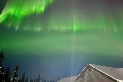 Image de Aurora viewing 3br/2ba home, plus heated 2 car garage, North Pole, Ak.