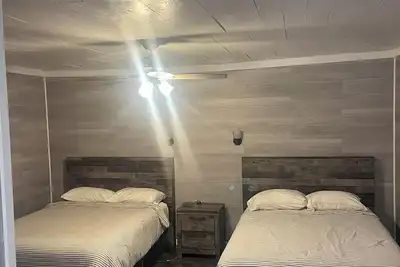 Image de Charming hotel with WiFi and Ac in serene Golden Meadow