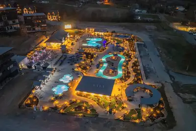 Image de Lux, Every Amenity, 1 mi Pkwy, Sleep 22, 4500 sqft