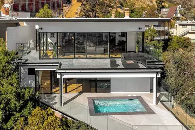 Image de Amazing Hollywood Hills Villa w/Hot Tub & Views of Entire City!