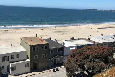 Image de Aptos Condo with spectacular ocean views.