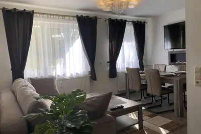 Image de d'exception-Appartement-Vue sur Jardin-Salle de bain privée séparée