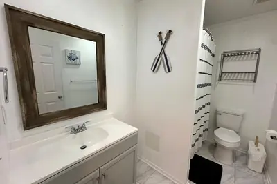 Image de Hot Tub, Pet Friendly, 3 miles to Emerald Isle, fully fenced yard.