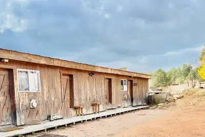 Image de Bunkhouse East Cabin