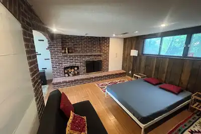 Image de Cozy Studio Basement in a Quiet, Peaceful Neighborhood