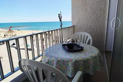 Image de Plage, commerces et animations pour ce T2 avec parking privatif -5at30