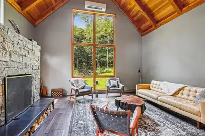 Image de Ogden Falls: 2 br, wood fireplace, a/c, firepit, waterfall view!