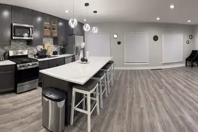 Image de Charming 4-bedroom house with Ac and WiFi in superb Lansing