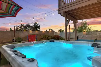 Image de Serenity Villa Hermosa, Jacuzzi, Games, Backyard, 3b Home with outdoor Furniture