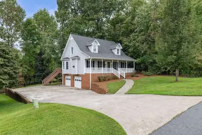 Image de Game room, great for families, centrally located in Piedmont Triad
