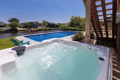 Image de Rogue Wave - Dog friendly, pool, dock on the bay