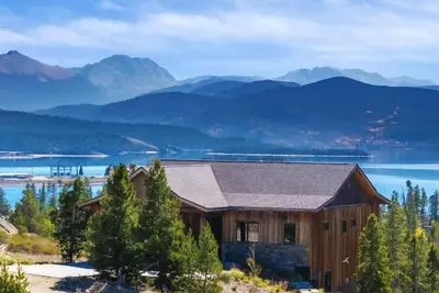 Image de Luxurious Chalet: Epic Views, Ht, K beds, Movie/Game Room, Gym, in Grand Lake