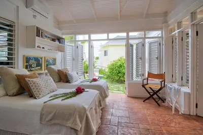 Image de Dreamin Villa, 3 B\/R Beachfront w\/ staff