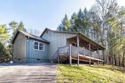 Image de Check out Mossy Fern! ! A Cozy Cabin in the Woods in Townsend, Tn.