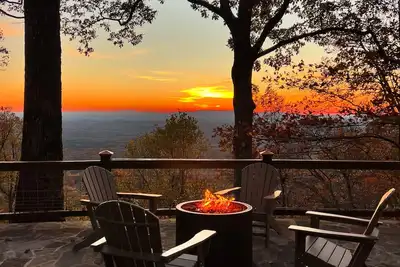 Image de Stunning Mtn Views • Game Room • Dog-Friendly • Lake • Golf • Pools