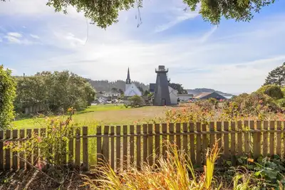 Image de Heart & Soul Home in the Mendocino Village