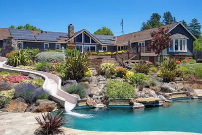 Image de Wine Country Estate: Luxury Pool, Water Slide, Hot Tub