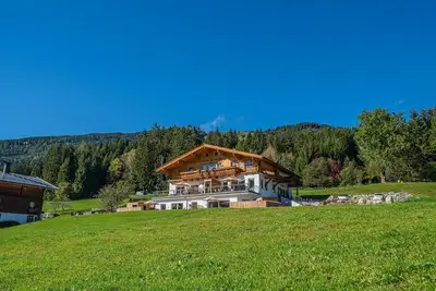Image de Une pause élégante avec sauna privé et vue sur