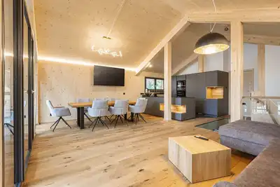 Image de Superior Chalet # 12 with Sauna & Hot Tub