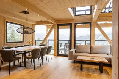 Image de Superior Chalet # 27 with Sauna & Hot Tub