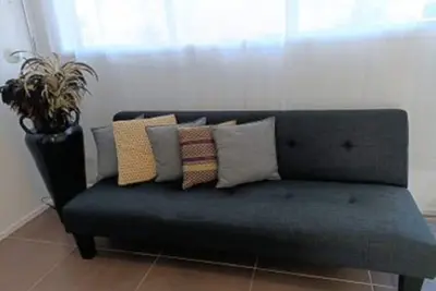 Image de Cosy one bedroom studio in a Serene backyard. Minutes away to all amenities
