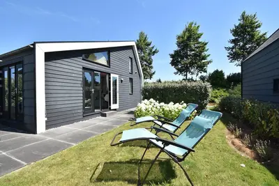 Image de Maison de vacances moderne avec jardin