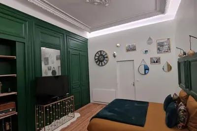 Image de Appartement de charme - Les spas du Sébasto - La Scène - Spa & Sauna privatifs