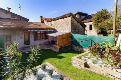 Image de Maison historique dans l'ancien village artistique de Brè (Le Jardin Secret)