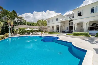Image de Bohemia in St. James by Personal Villas - Offers Elegance and Peaceful Setting