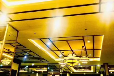 Image de 3-bedroom condo in wonderful Las Piñas\/Bacoor area complete with amenities.