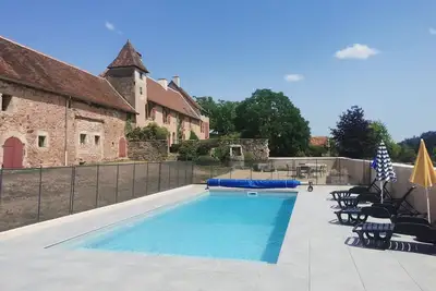 Image de Spacieuse maison Bourguignonne - Piscine et Jardin