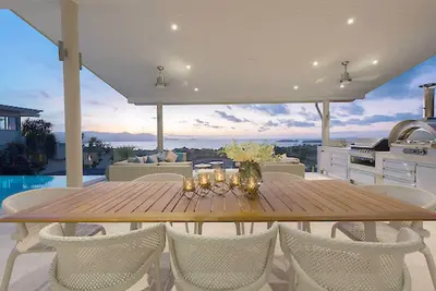 Image de Spacious 5-bedroom Private Villa with Family Infinity Pool and Incredible Sunset