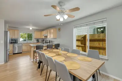 Image de 3-bedroom house, good for families