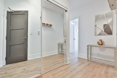 Image de 3 Br w/ parking Downtown Toronto beside Cn Tower, Rogers Centre and Mtcc