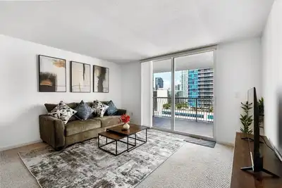 Image de 1-Bedroom Condo with City and Bay Views in Brickell