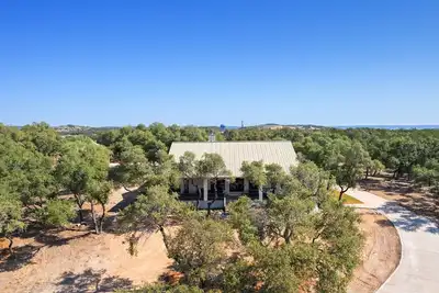Image de Home with Pool, Lake views and Land for Large Gatherings!