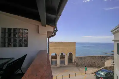 Image de Studio de charme situé directement dans la vieille ville et au bord de la mer