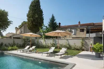 Image de Villa extravagante et moderne avec grande piscine près de Porec