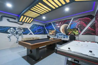 Image de New 9br Windsor Island Villa Theatre/Arcade/Pool/Bbq