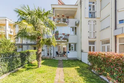 Image de Appartement pittoresque avec palmiers méditerranéens à seulement 450 mètres de la plage