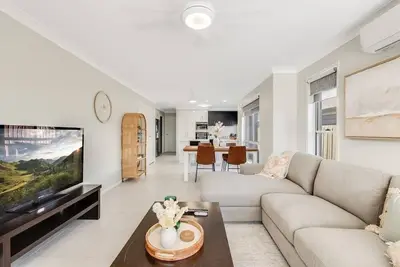 Image de Modern & Convenient Living!