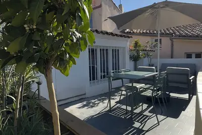 Image de Centre historique, bel appartement climatisé avec terrasse.