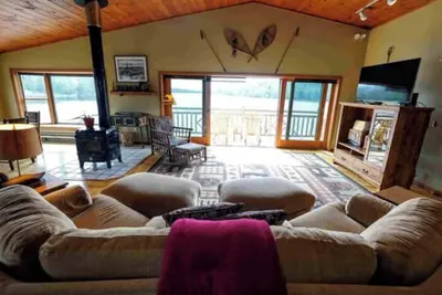 Image de Ampersand Bay Resort's, Saranac Presidential Suite\n\n