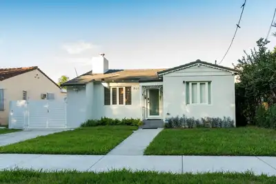 Image de Charming 3-bedroom house in Miami with Ac, WiFi, Living room, Patio Dinning Area