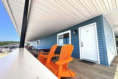 Image de Beautiful Upstairs 2 Bedroom 1 bath at Lake Front Resort Unit 12