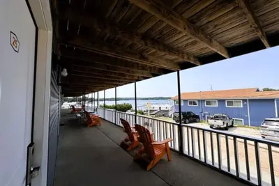 Image de Unit 25: Spectacular Channel View, 3 Bedrooms, 1 Bathroom