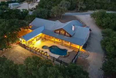 Image de La Mansion on The Frio - Pet Friendly
